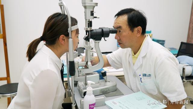 年轻人暑期“扎堆”眼科医院 专家建议科学选择近视手术