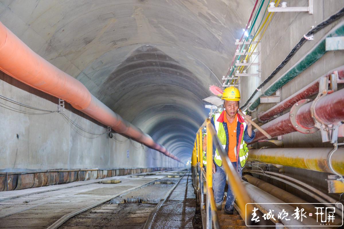 【新时代新作为新篇章】上海半数隧道运营逾10年，“上海品牌”助力城市精细化管理_城事 _ 文汇网