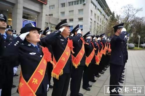 昆明市庆祝首个“中国人民警察节”！他们光荣从警无悔一生！记者马雯
