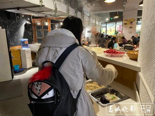 昆明素食餐馆（春城晚报-开屏新闻记者 张田睿 摄）