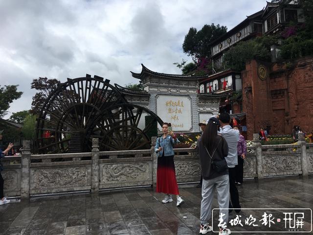 2020年丽江市预计接待游客2625.1万人次 记者：木晓雯 摄 交通图片由@王振云提供