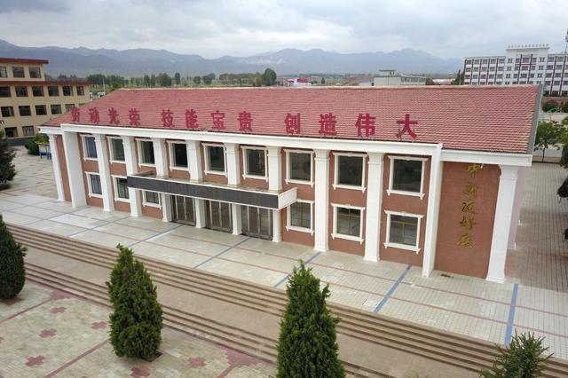 这是甘肃省张掖市山丹培黎学校中新友好厅（2019年8月21日摄，无人机照片）。新华社记者 范培珅 摄
