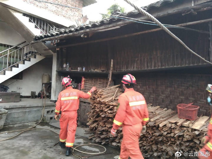 盈江震中没有接到人员伤亡报告，未见房屋倒塌！