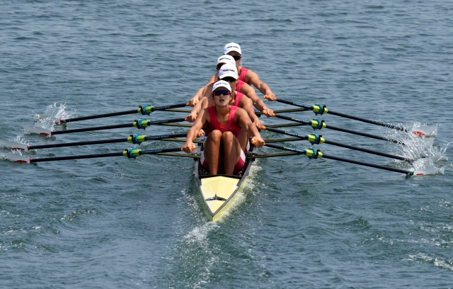 赛艇——女子四人双桨：中国队夺得冠军.JPG