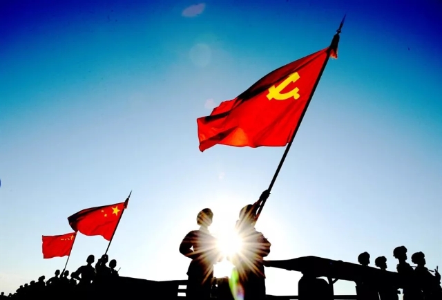 风展红旗起新航 中国军网1.webp.jpg