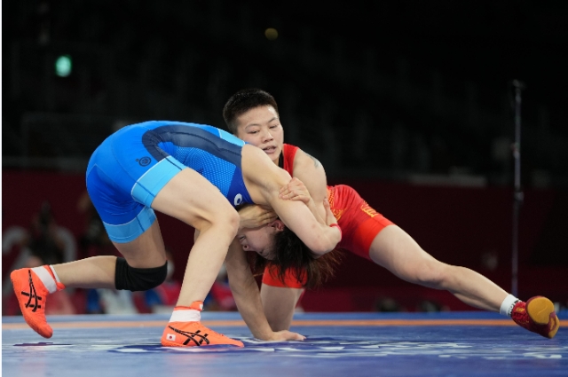 庞倩玉获得东京奥运会摔跤女子自由式53公斤级银牌 图片来源于新华社