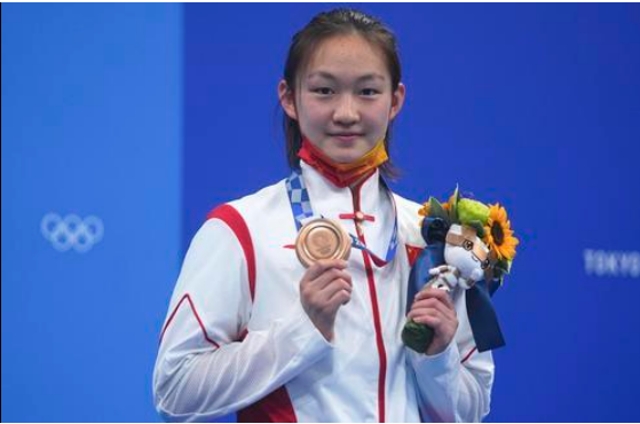 李冰洁获女子400米自由泳铜牌。图自新华社.png