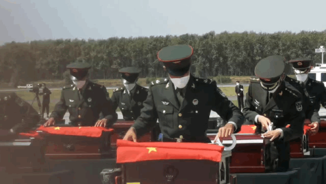 他们走了71年 中国退役军人17.gif
