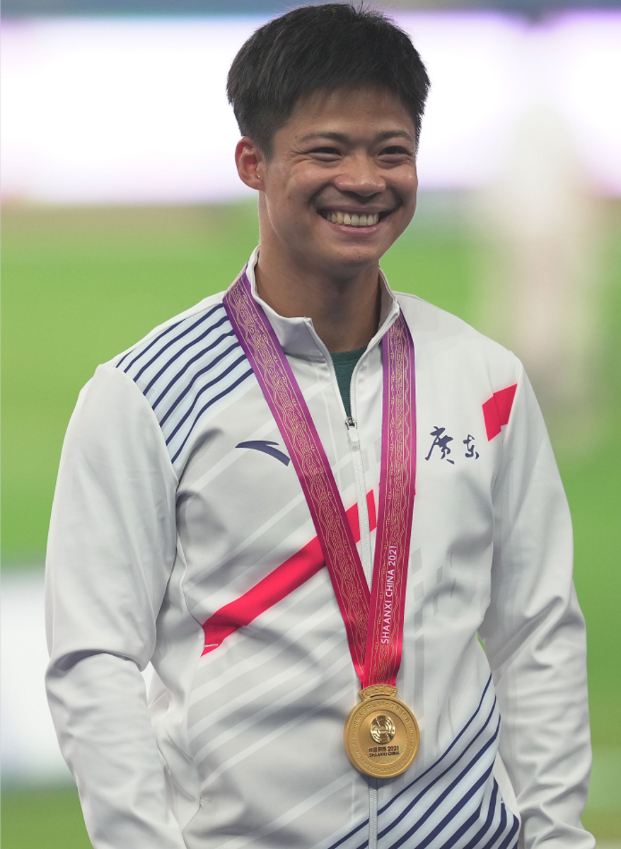 苏炳添在男子100米决赛中不负众望斩获金牌,这是他的全运会首金,也是