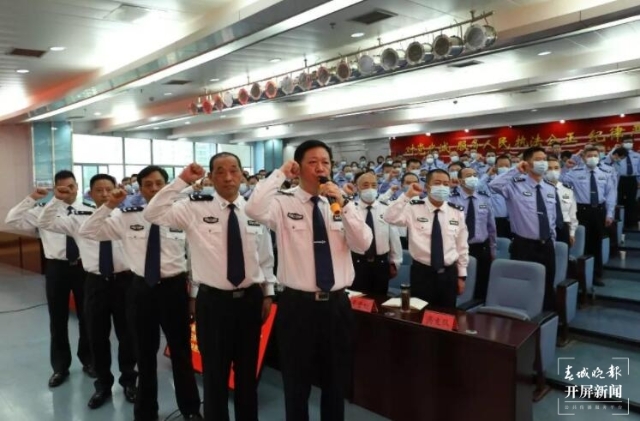 云南省公安交管部门全力以赴做好COP15交通安保工作（春城晚报-开屏新闻记者 刘嘉 摄）