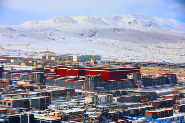 西藏萨迦在昆明举办文化旅游推介会
