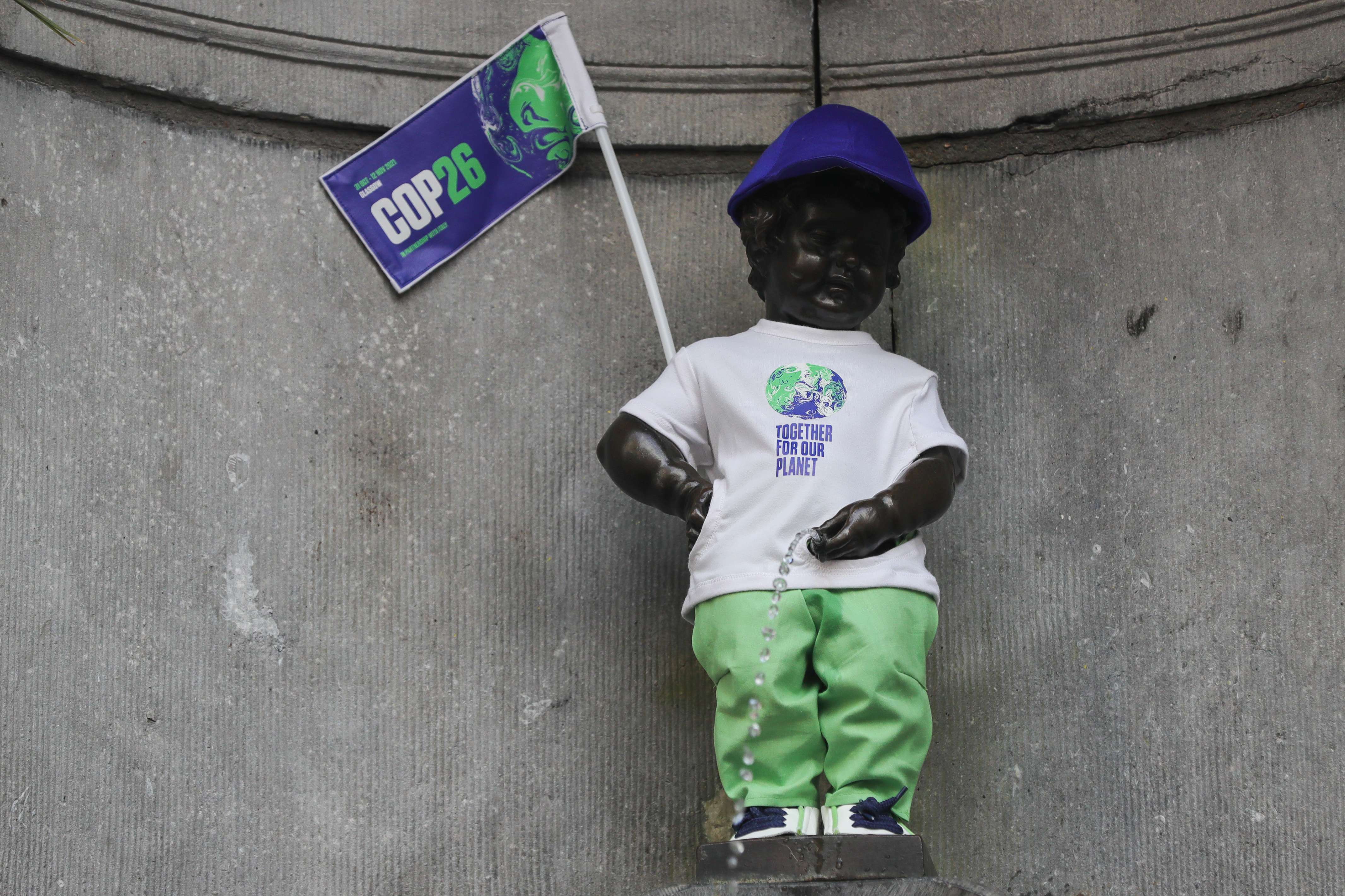 【携程攻略】布鲁塞尔撒尿小童景点,撒尿小童，算得上是布鲁塞尔的“市标”了吧！这个五岁小孩身材的雕像…