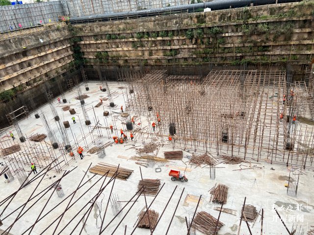 昆明五华区西城时代西锦里项目复工续建（开屏新闻记者 杨质高 摄）