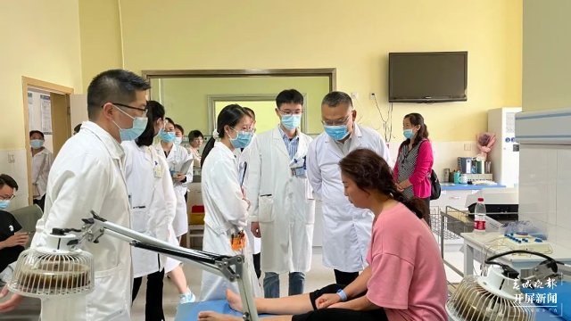 云南10余名省级中医专家传递惠民义诊火炬至文山