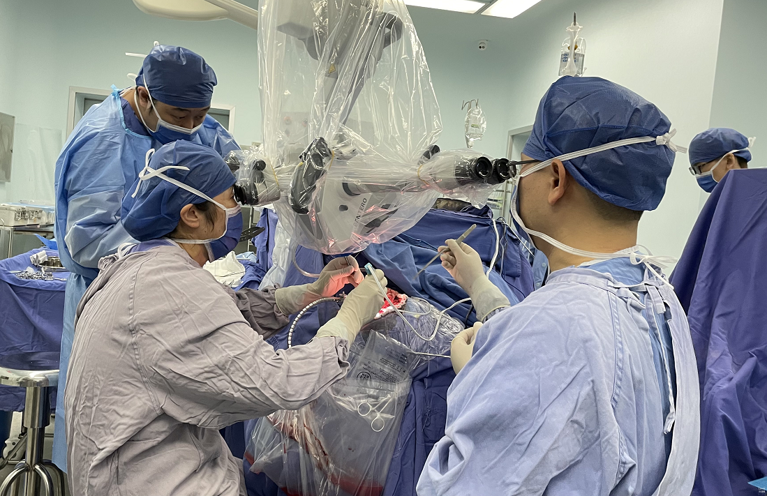 云南省第一人民医院神经外科成功治愈一位颅内巨大脑膜瘤合并严重心功能不全患者