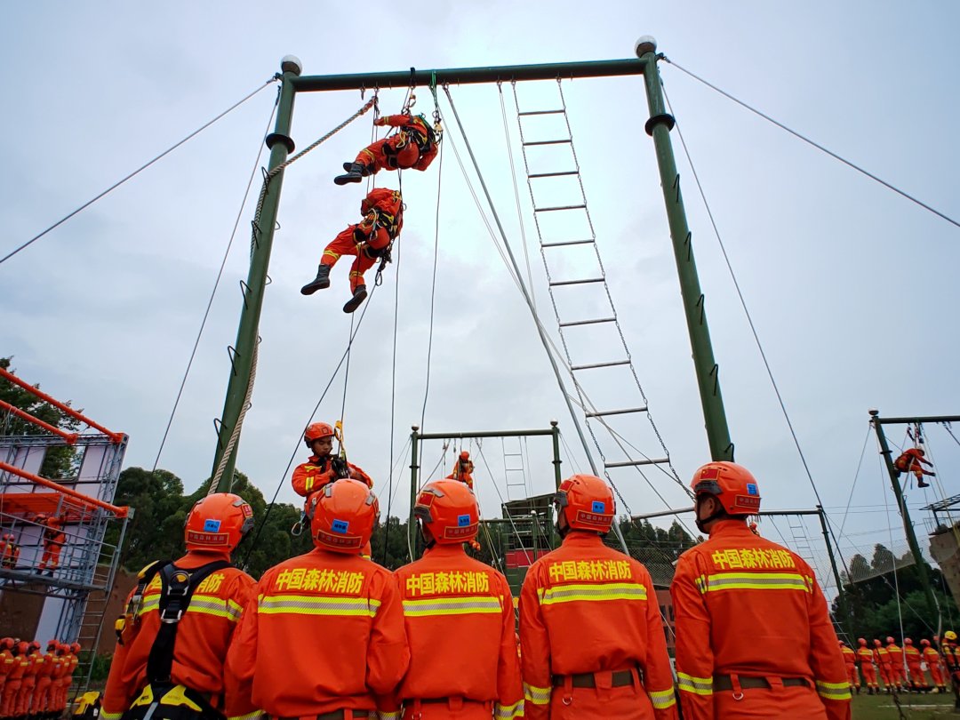 消防部门国际绳索救援技术训练 - 封面新闻