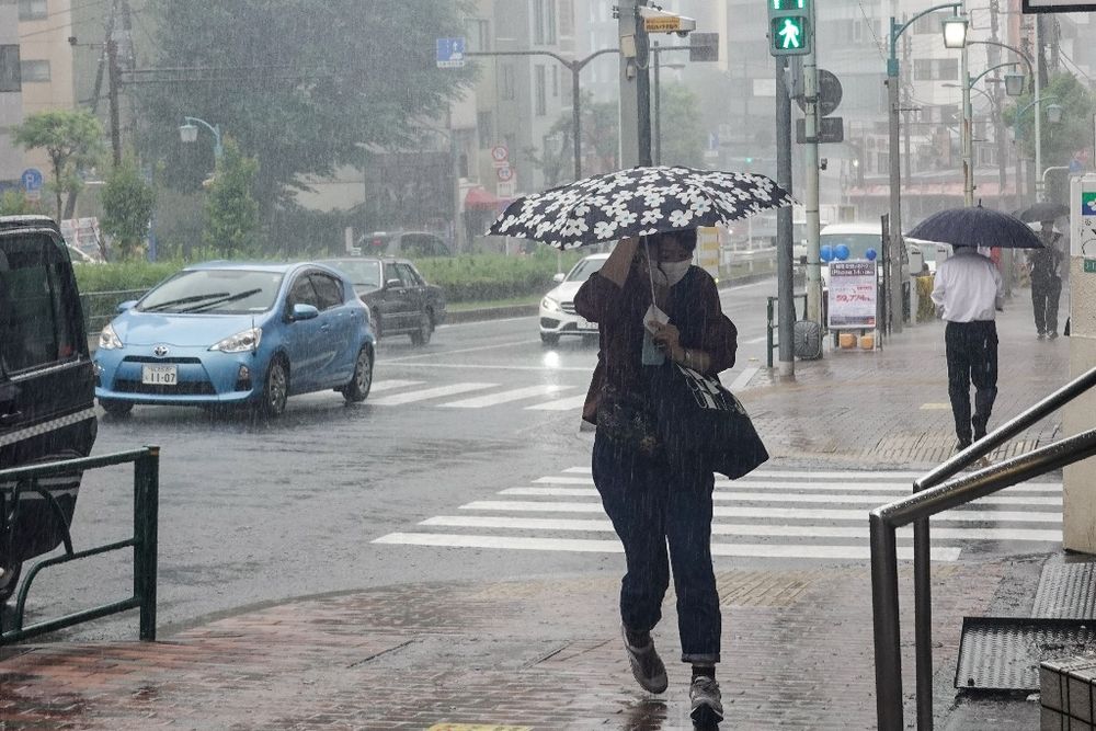 台风“塔拉斯”致日本2人死亡