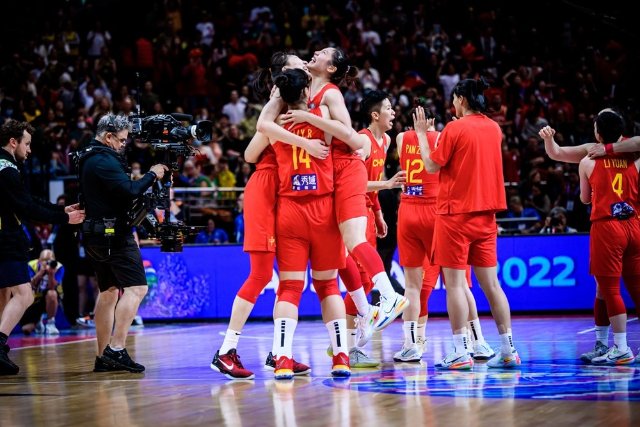 击败东道主澳大利亚队，中国女篮挺进世界杯决赛