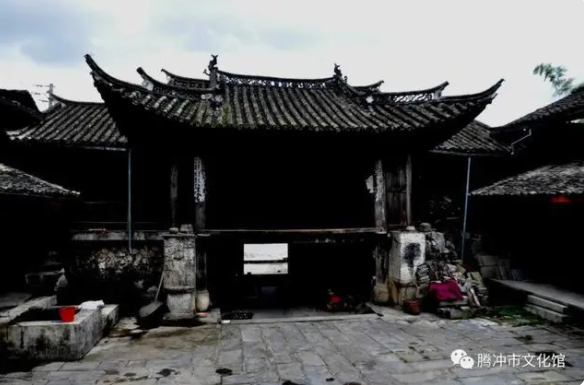 始建于明代的固东镇刘家宗祠皮影戏台.png