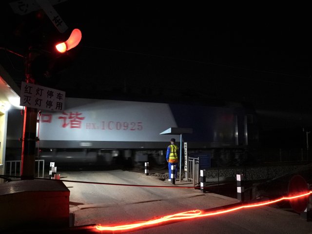 2月5日晚，黄福立岗接车。.jpg