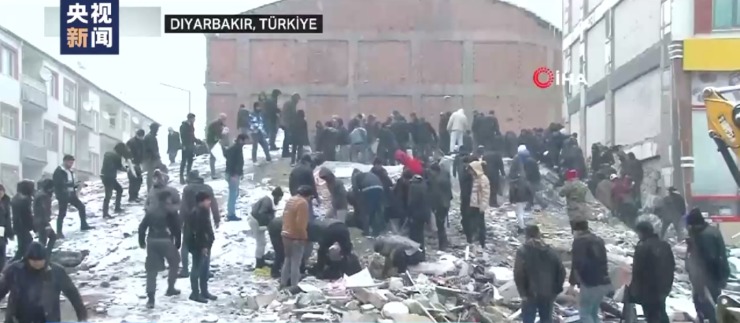 强震已致土耳其和叙利亚超3000人遇难！总台记者现场直击→
