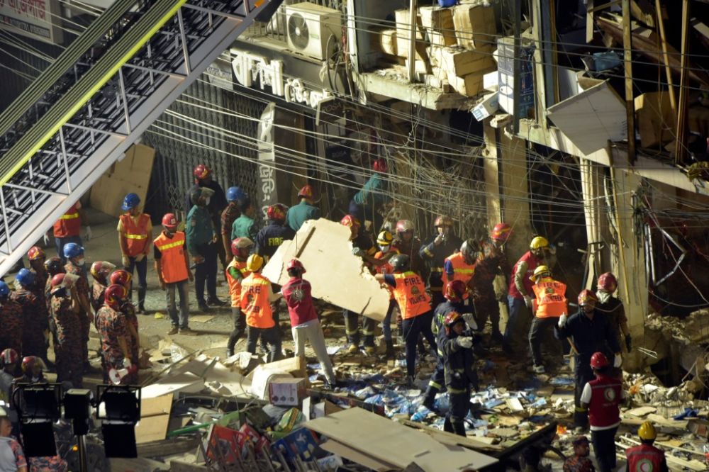 孟加拉国商业楼爆炸遇难人数升至17人，搜救仍在继续