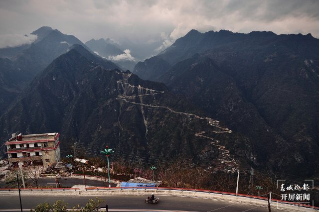中国G219最美自驾线路推介活动走进怒江大峡谷（龙宇丹 摄）
