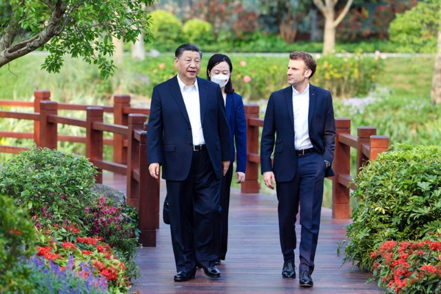 习近平同法国总统在广州非正式会晤1.jpg
