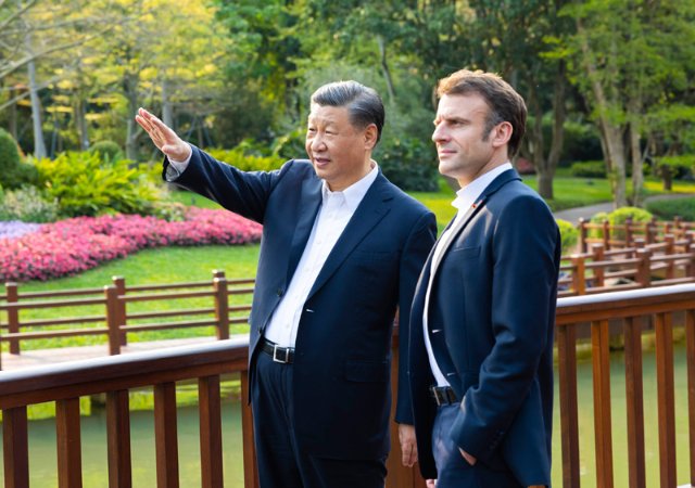 习近平同法国总统在广州非正式会晤2.jpg