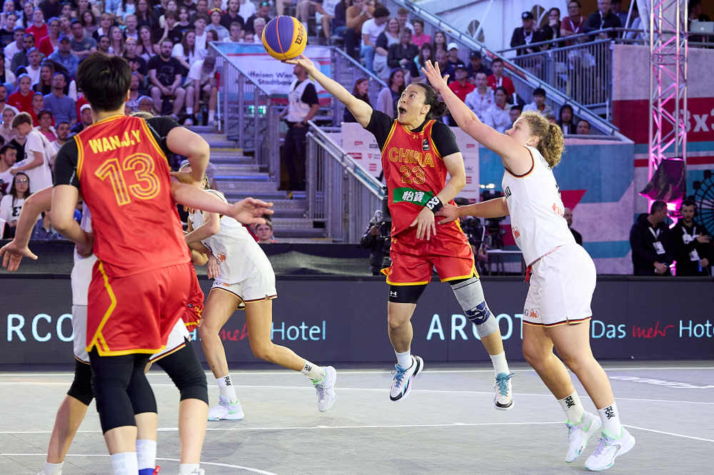 中国女篮胜德国队，半决赛碰美国队