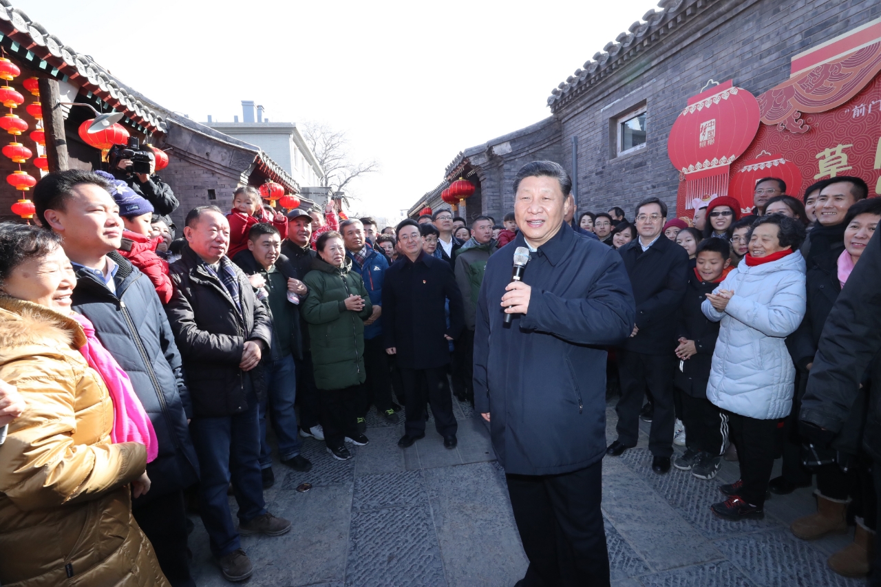 2019年2月1日，习近平总书记在前门东区草厂四条胡同给大家拜年，并向全国各族人民致以新春祝福。