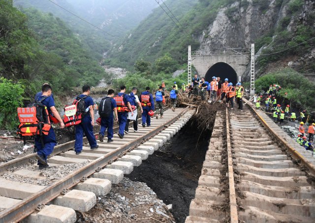 风雨同心 人民至上13.jpg