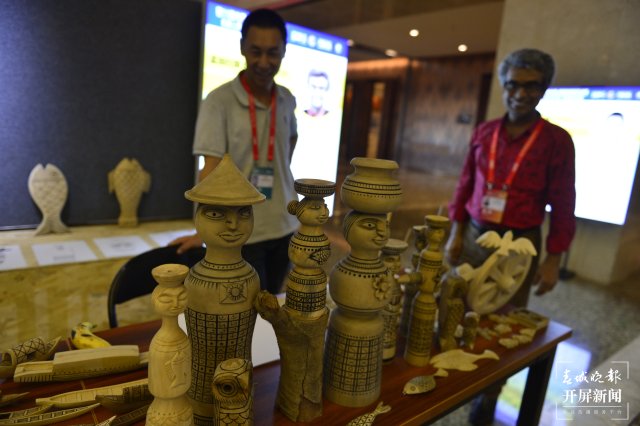 第11届中国·南亚东南亚艺术周，南方丝绸之路上的民间手工技艺交流展示，孟加拉国木雕艺术.JPG