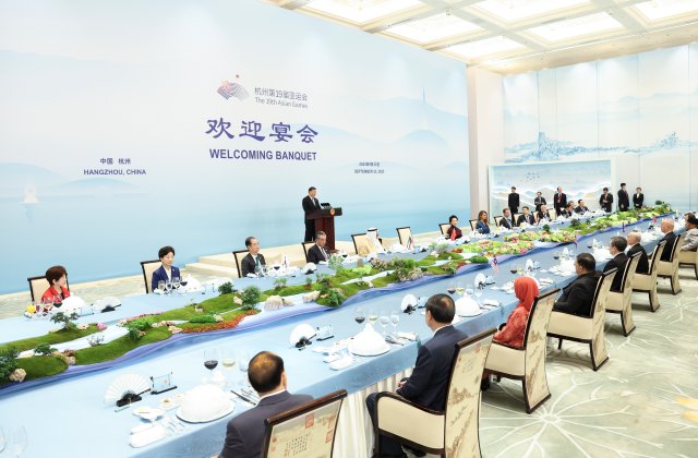 习近平和彭丽媛为出席杭州第19届亚洲运动会开幕式的国际贵宾举行欢迎宴会4.jpg