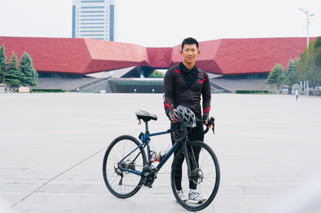 从云南骑行去武汉上学的文迪，国庆假期又出发了！