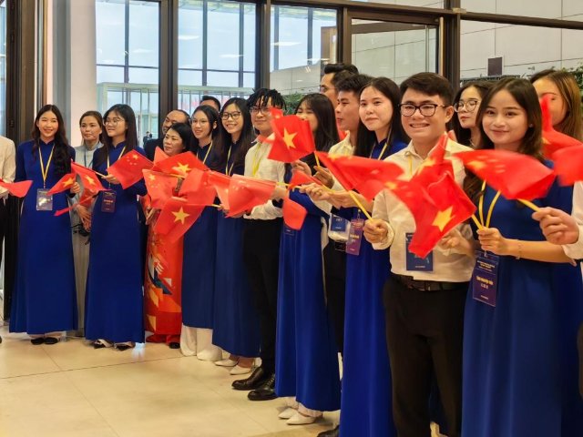 高清大图｜习近平总书记圆满结束对越国事访问