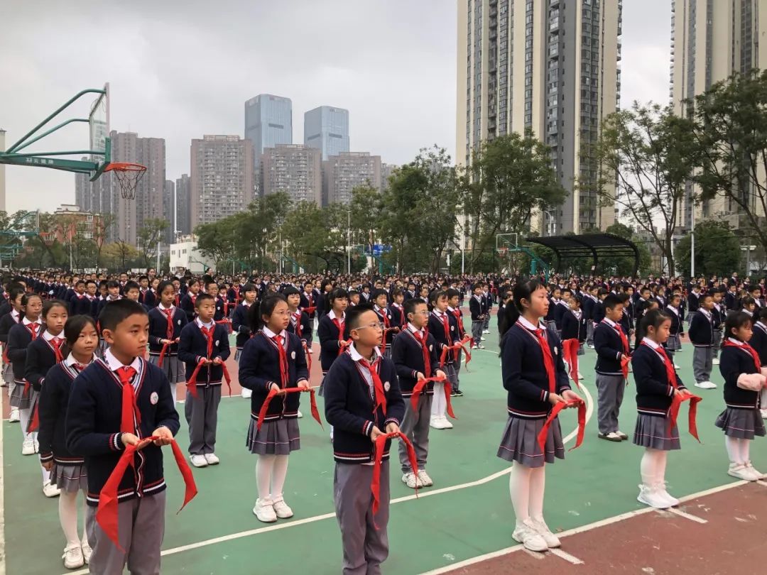 五华区红云小学:红领巾在飘扬