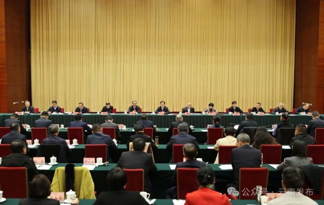 省政协十三届二次会议举行第一组界别联组协商会
