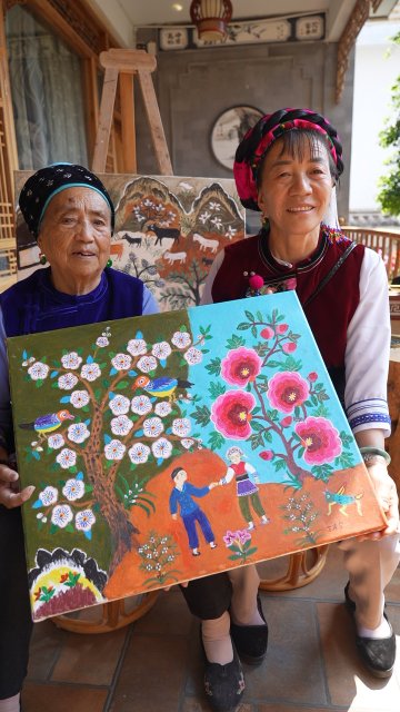 追风逐花 爱在大理 | 白族奶奶的色彩世界：双廊农民画家的故事