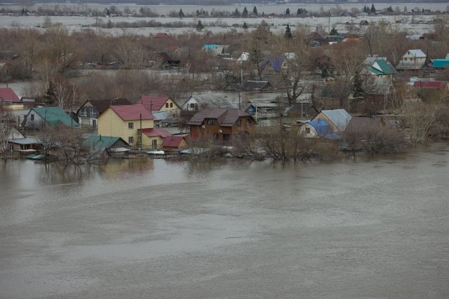 这是4月18日在俄罗斯库尔干州拍摄的洪灾景象。新华社 塔斯社.jpg