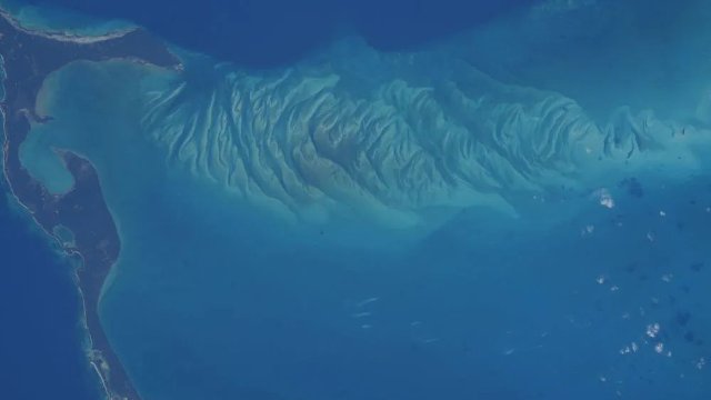 这是神舟十七号航天员汤洪波在中国空间站拍摄的地球家园。