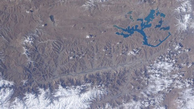 这是神舟十七号航天员汤洪波在中国空间站拍摄的地球家园。