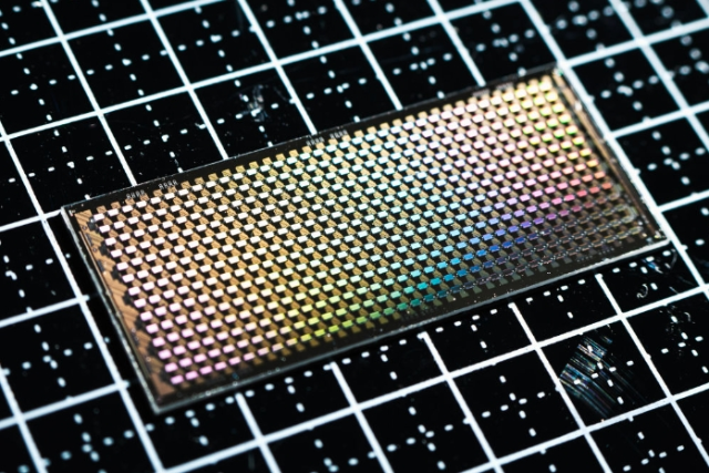 国产超500比特量子计算芯片发布.png