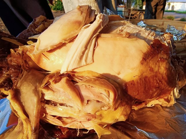 焖窑烹制的土鸡。4月25日摄。.jpg