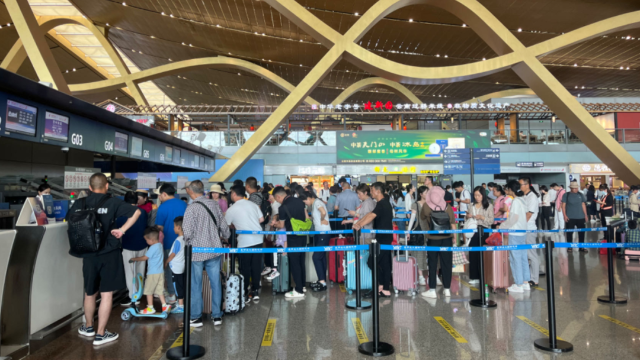 机场旅客吞吐量为96万余人次！云南通报“五一”期间交通运输总体情况