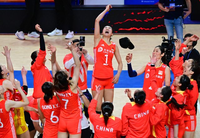 巴黎奥运会｜中国女排获得巴黎奥运会参赛资格